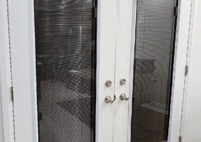 Blinds inside glass