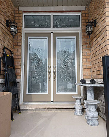Fiesta decorative glass door insert, installed (photo 5)